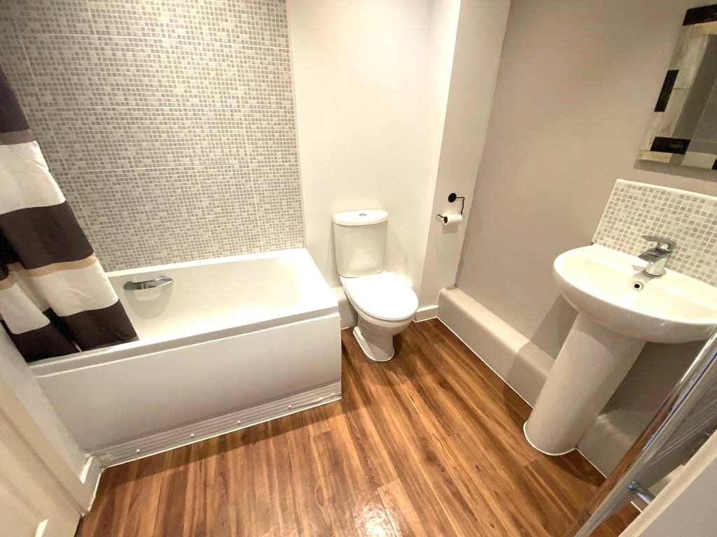 Property photo 2 of 17 Bathroom