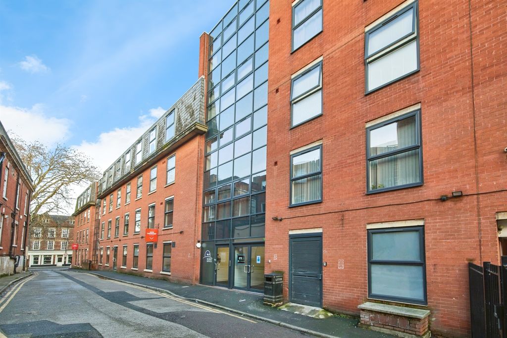 Property photo 1 of 17