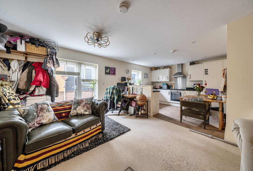 Property photo 3 of 16 Picture 3