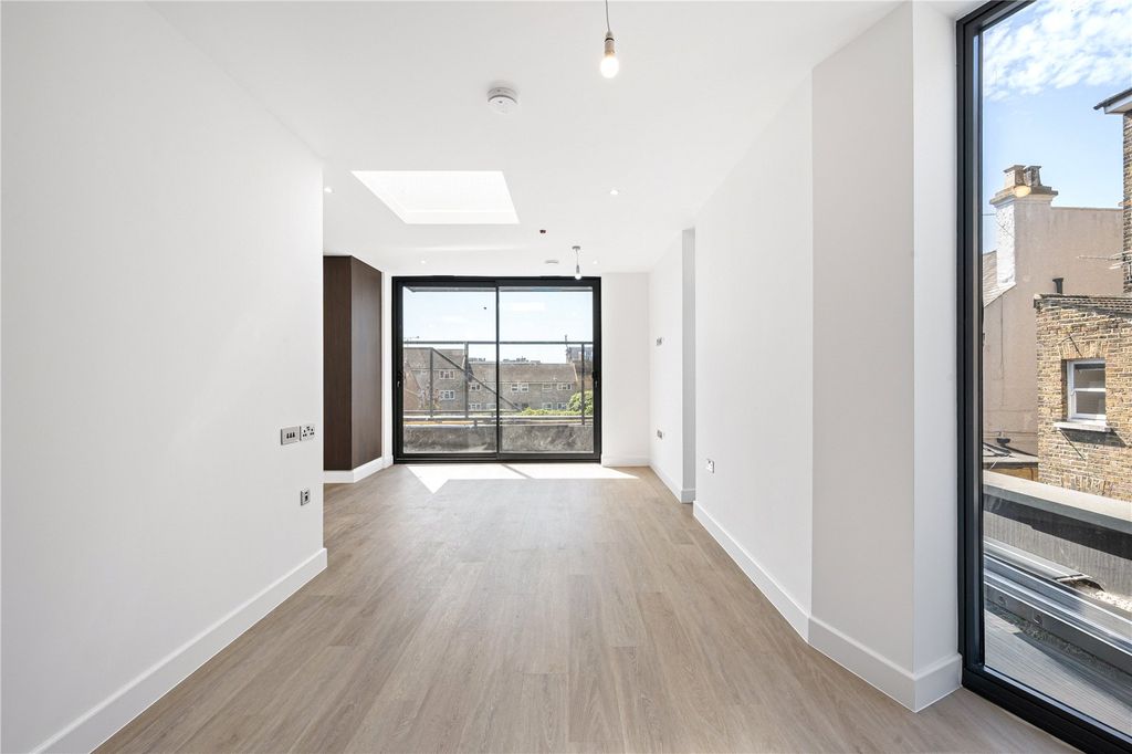 Property photo 3 of 6 Picture No. 03