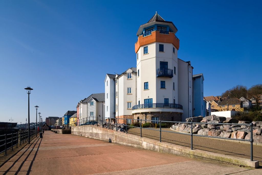 Property photo 1 of 8