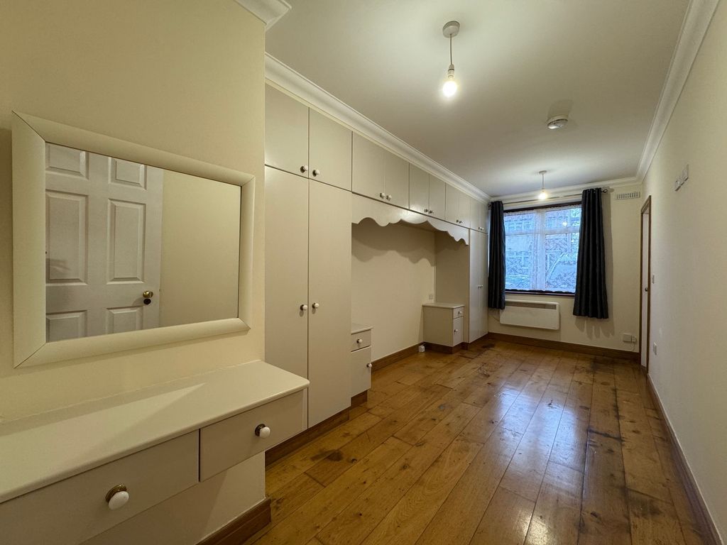 Property photo 1 of 12 Room