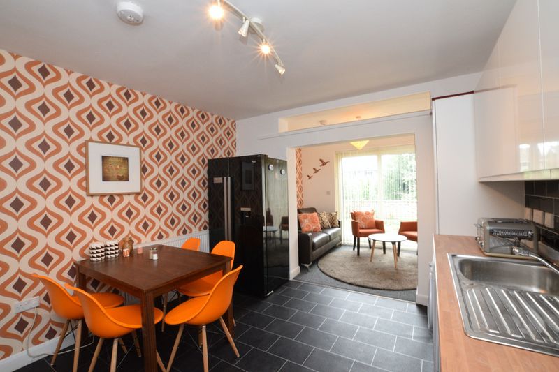 Property photo 2 of 10 Dining