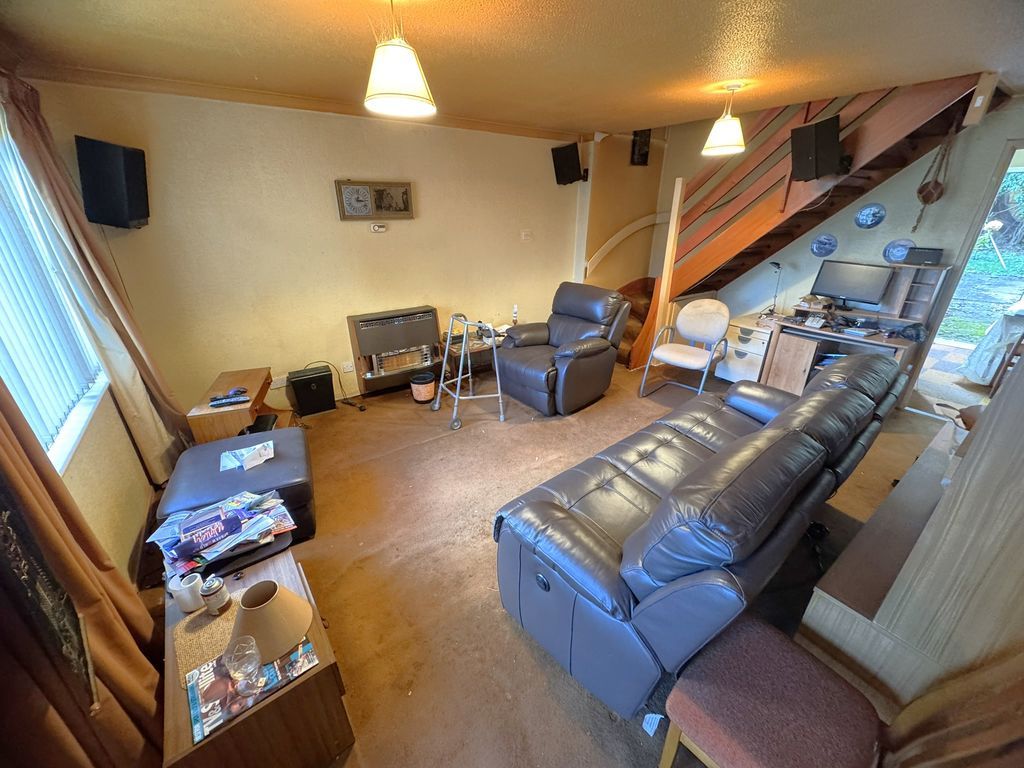 Property photo 2 of 13 Photo 3