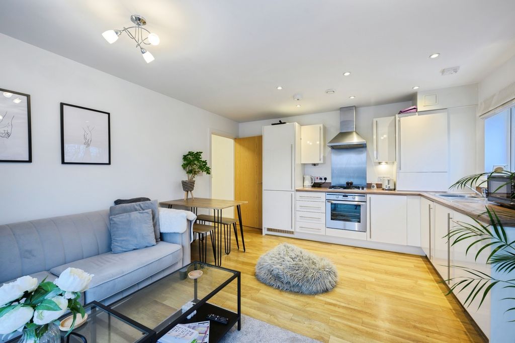 Property photo 2 of 15 Pbox-Img.Jpg