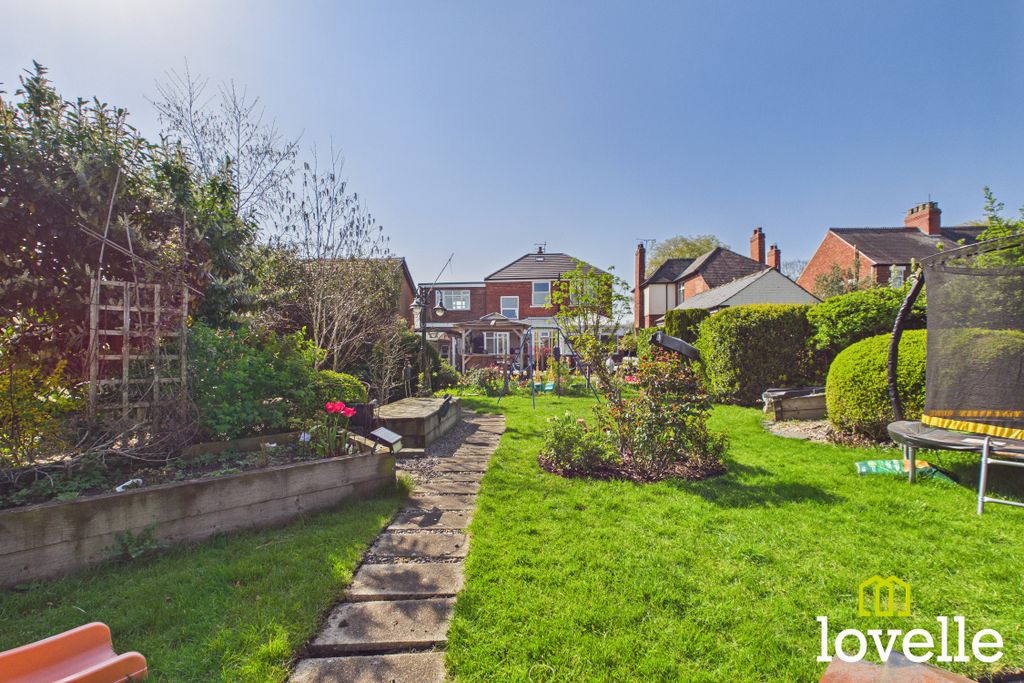 Property photo 2 of 32