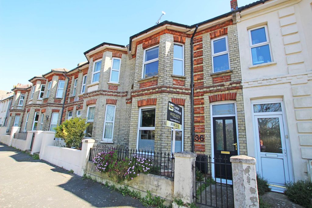Property photo 1 of 17
