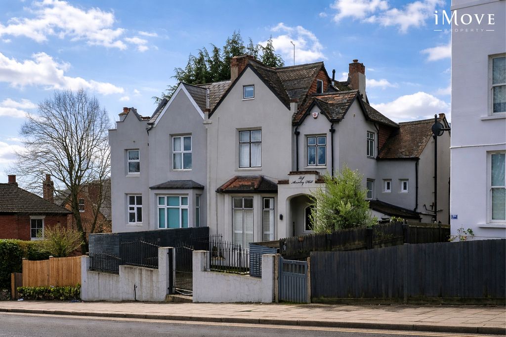 Property photo 2 of 18