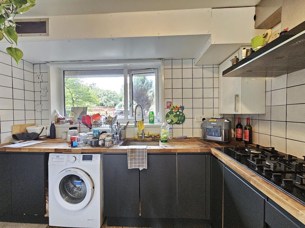 Property photo 3 of 13 Kitchen