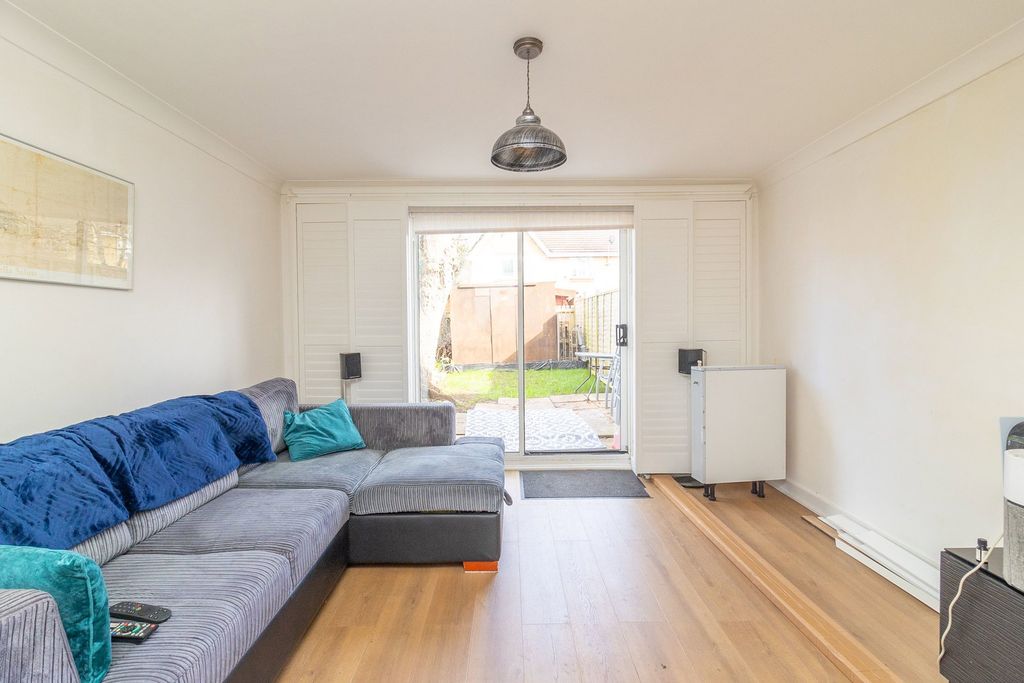 Property photo 2 of 22