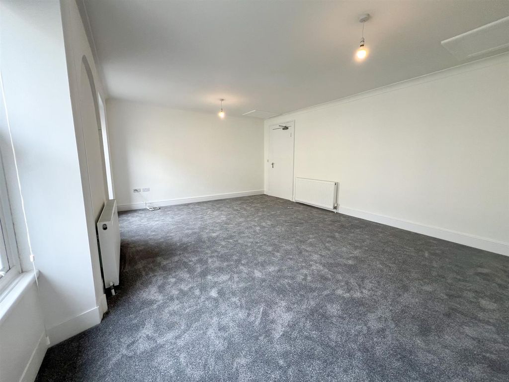 Additional image 8 of 3 bed flat to rentFlat 3, Samuel Webbs, Marina Road, Douglas IM1