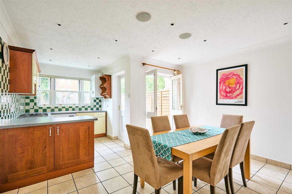 Property photo 1 of 23