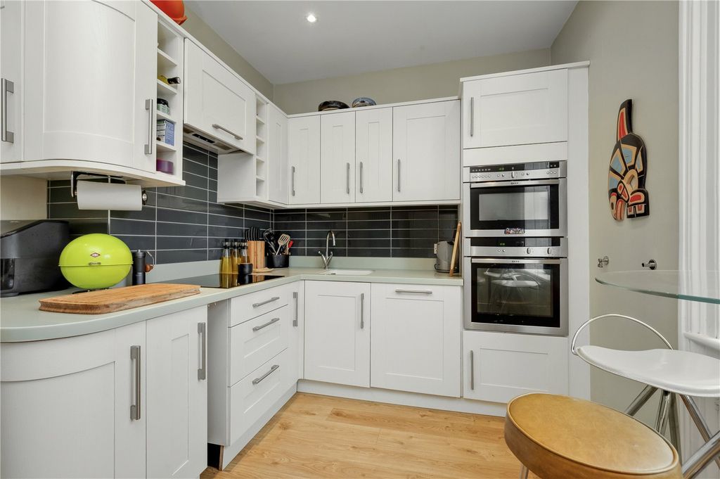 Property photo 3 of 15 Kitchen/B'fast Room