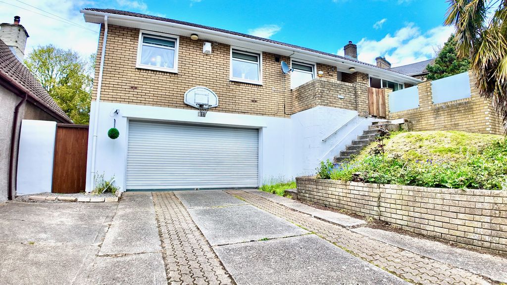 Property photo 1 of 31