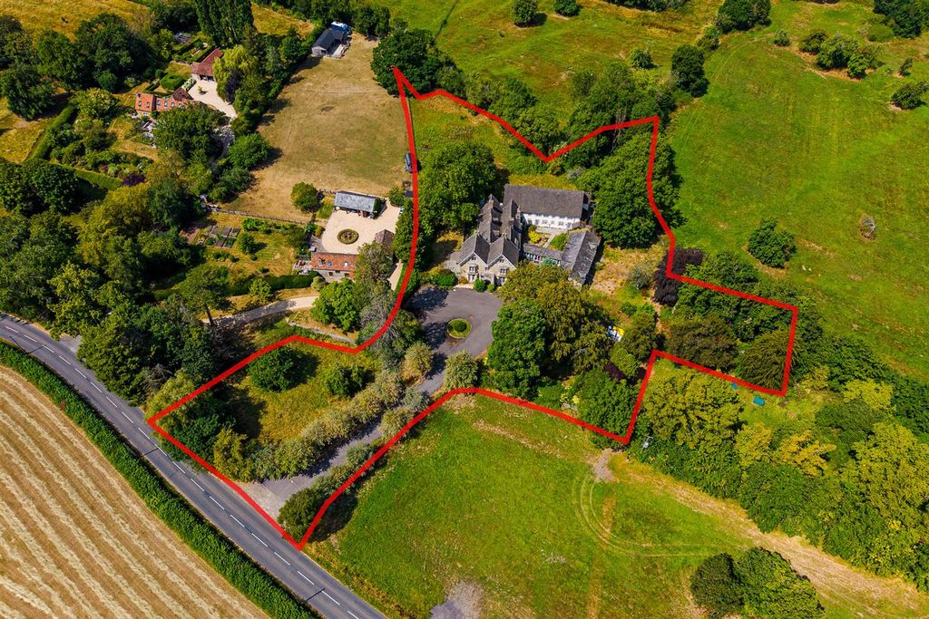 Property photo 2 of 97 Breadstone House, Breadstone, Berkeley, Gloucester