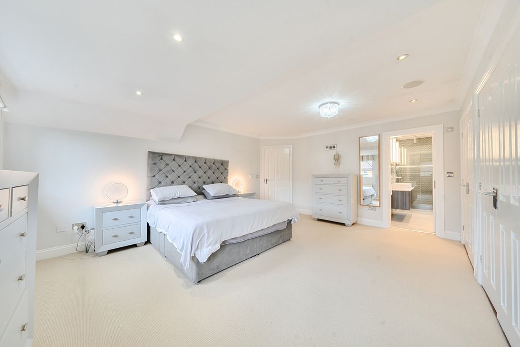 Property photo 2 of 24 1449550-18-69Fc68...
