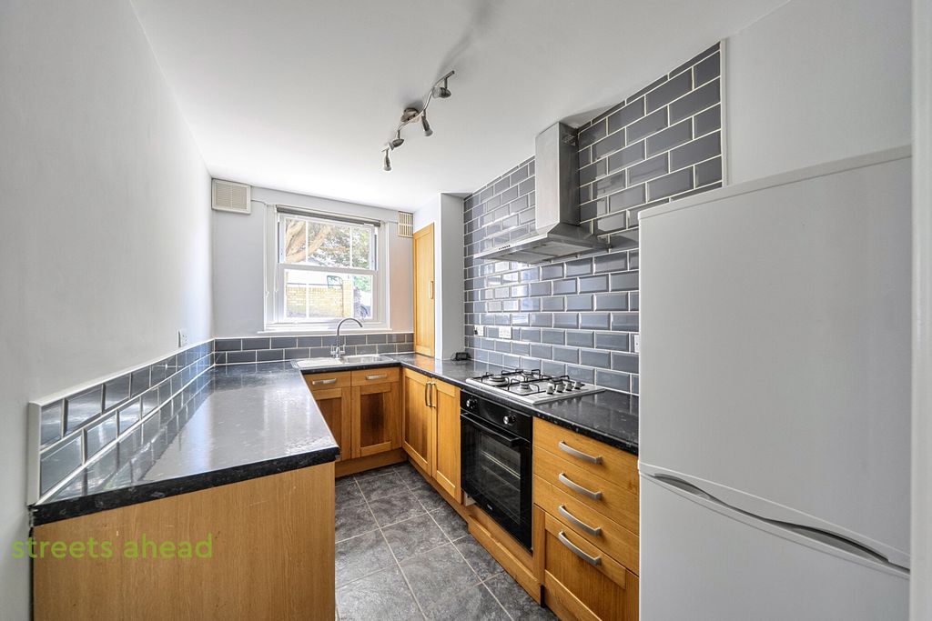 Property photo 3 of 15 Beaa8284-B843-483...