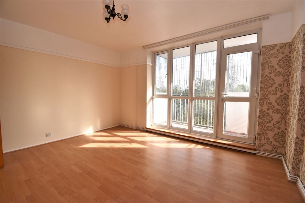 Property photo 2 of 9 Dsc_1051 (2)