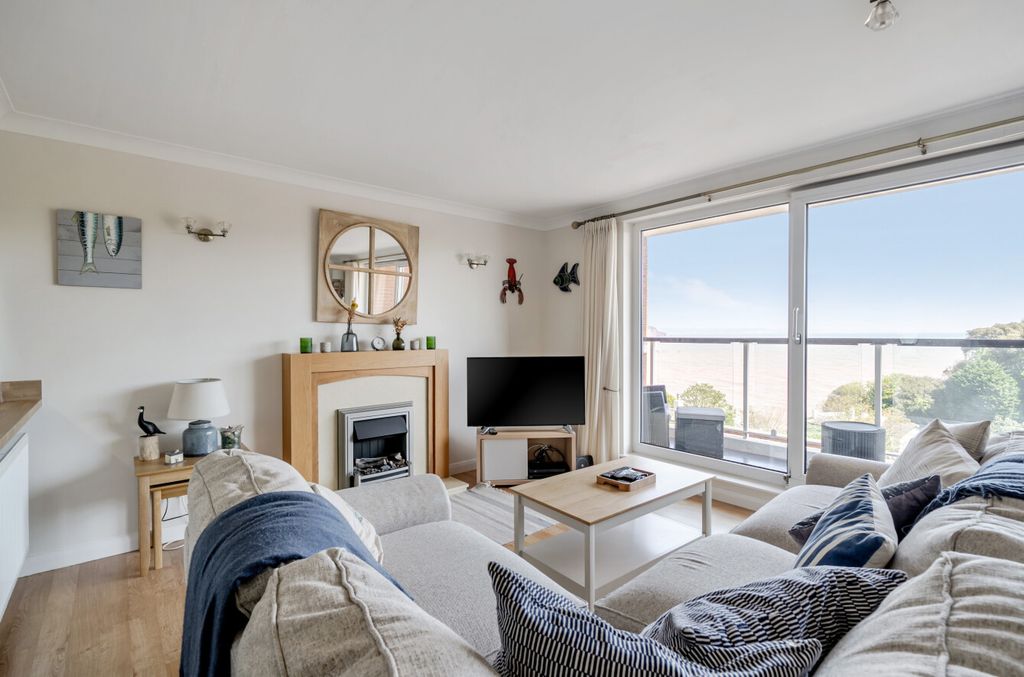 Property photo 3 of 14 1450420-7-69Ea5Bf...