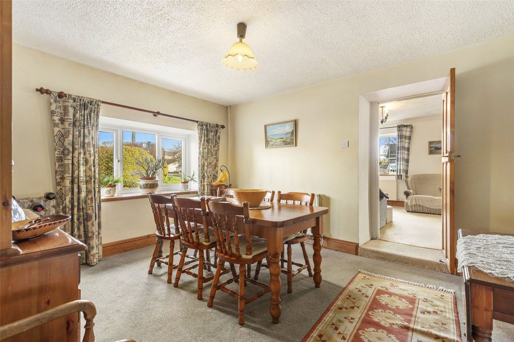 Property photo 3 of 32 Dining Room 2