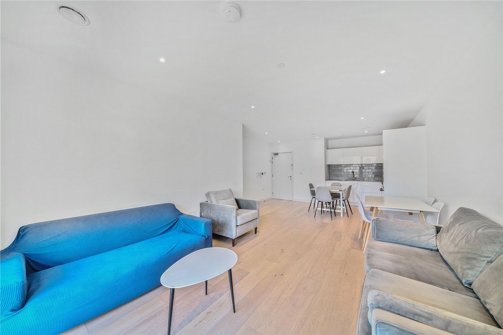 Property photo 2 of 29 Picture No. 32