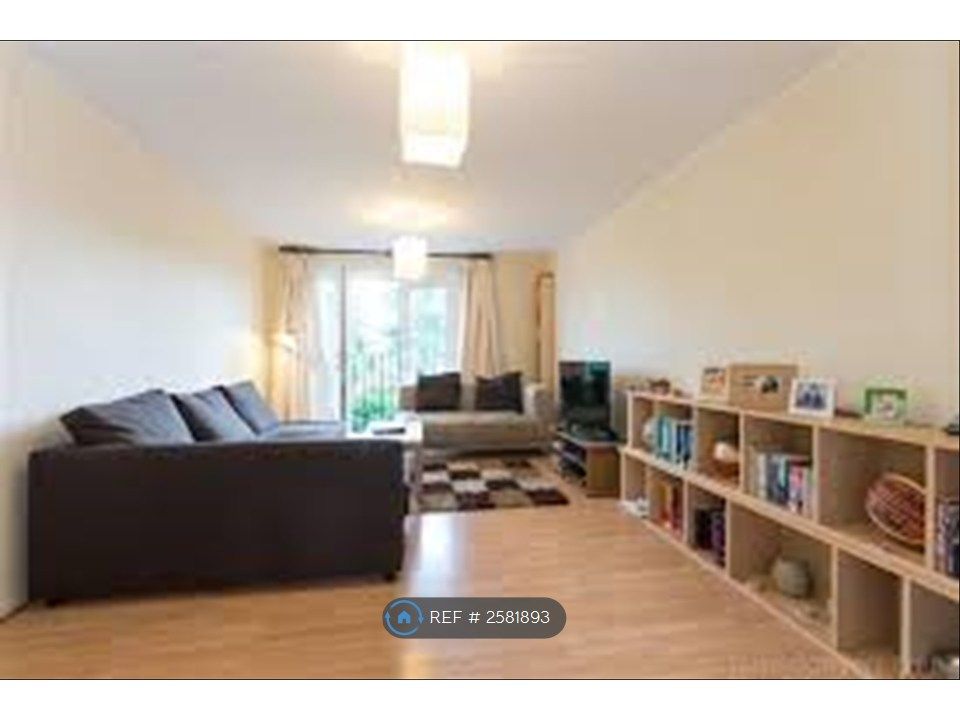Property photo 3 of 7 Living Room
