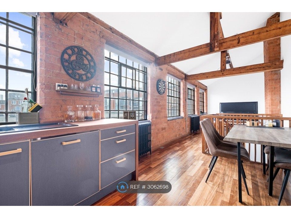 Property photo 1 of 14 Kitchen 2