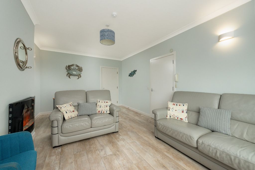 Property photo 3 of 24