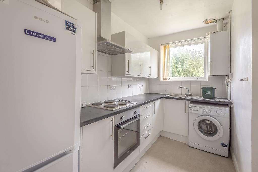 Property photo 3 of 10 Kitchen