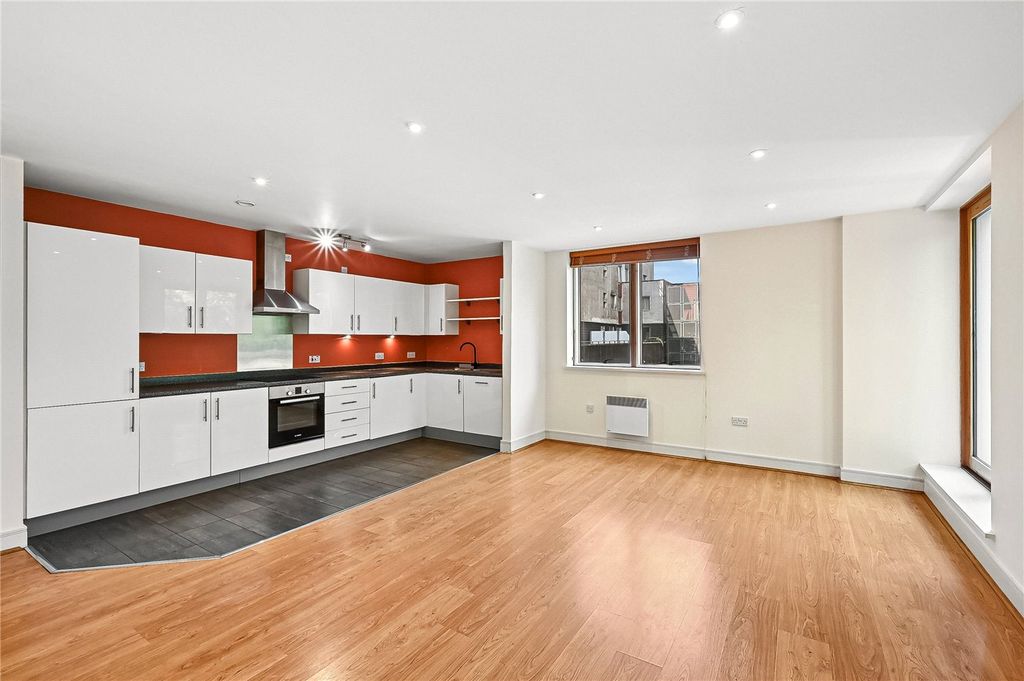 Property photo 1 of 8 Picture No. 06