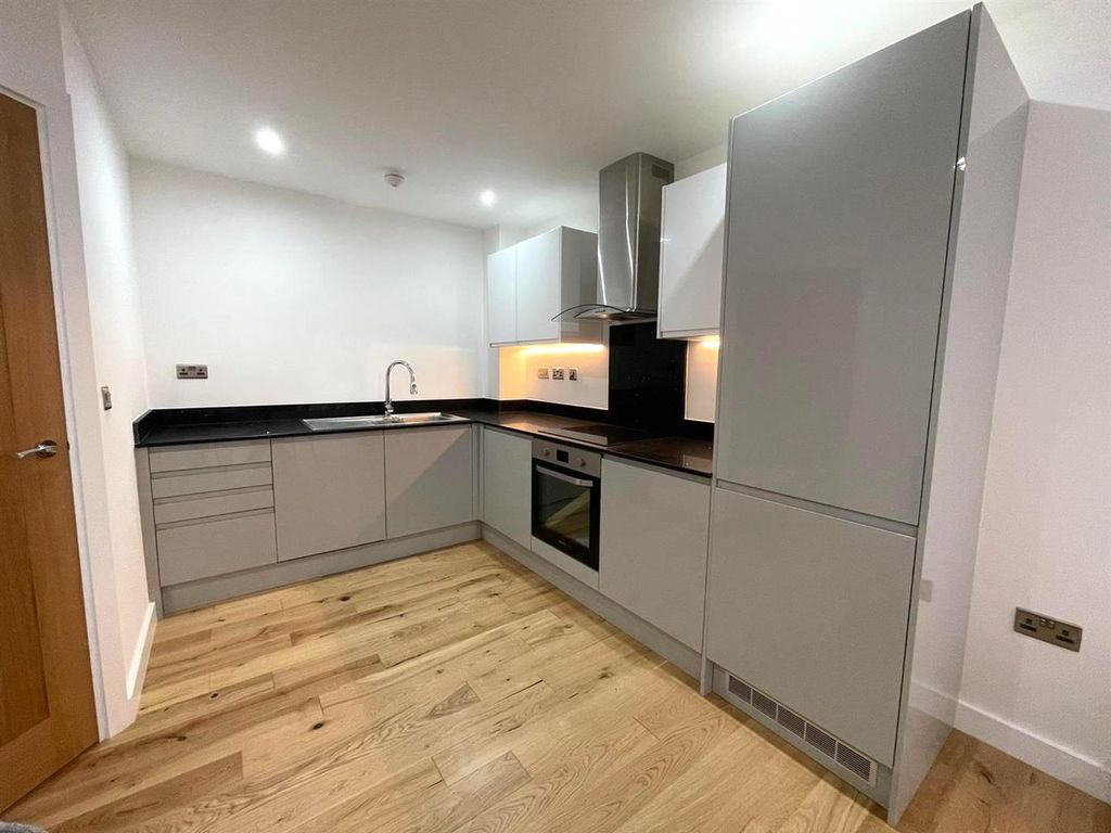 Property photo 2 of 12 Kitchen