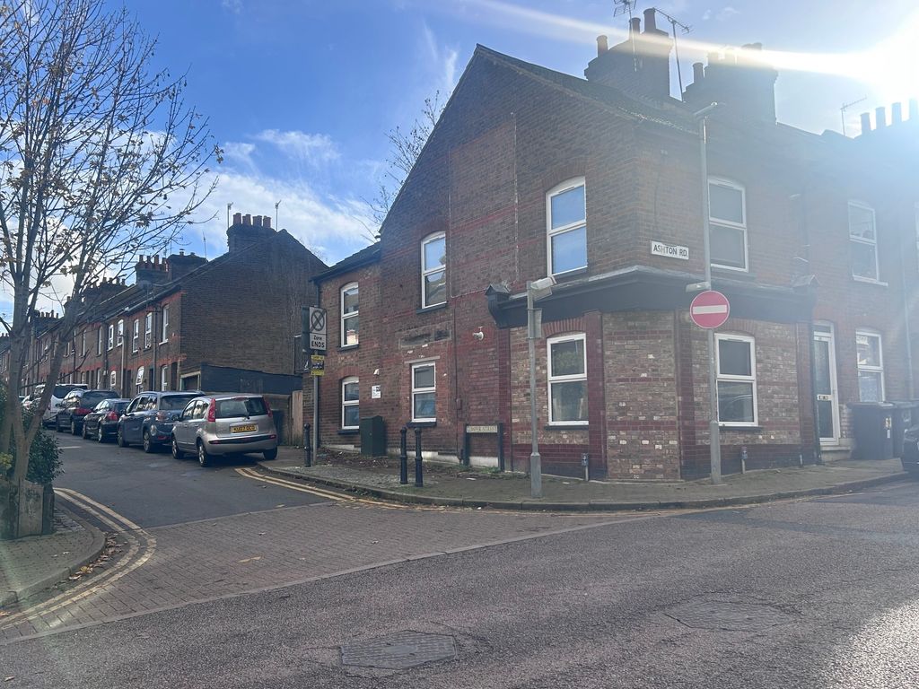 Property photo 2 of 6