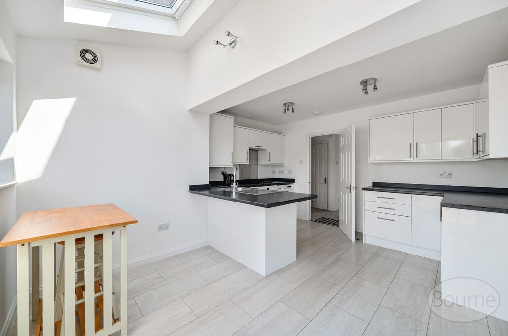 Property photo 2 of 10 7801921E-Bb53-450...