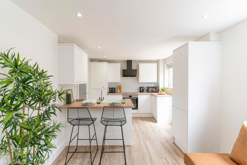 Property photo 2 of 29