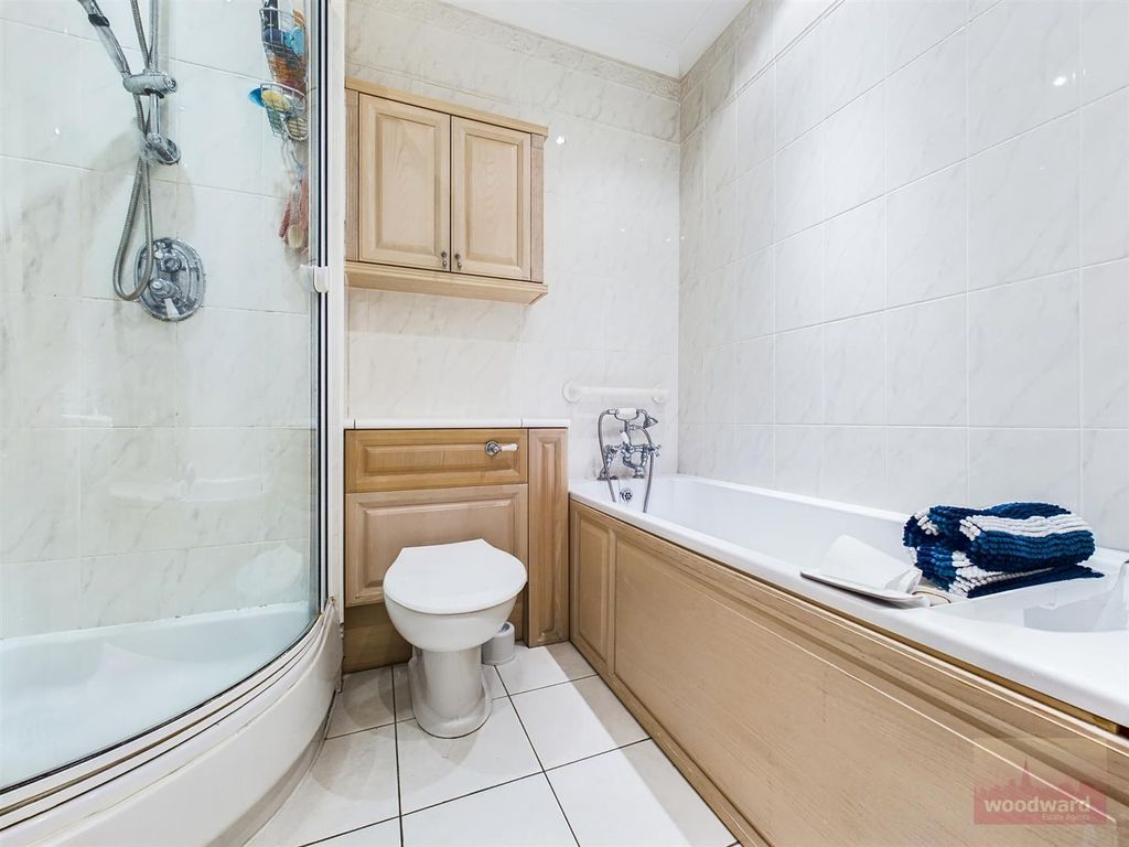 Property photo 3 of 21 Cam01320G0-Pr0059-Still035.Jpg