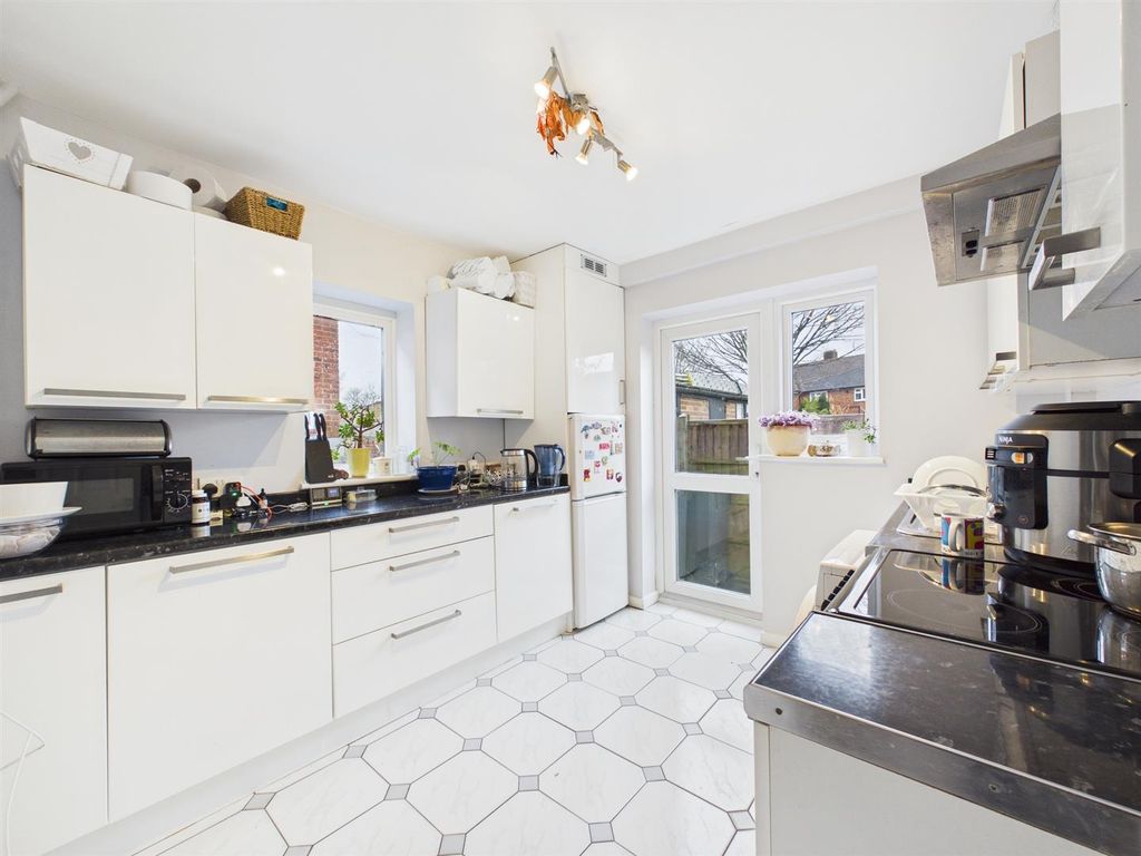 Property photo 2 of 10 Cam02885G0-Pr0572-Still010.Jpg