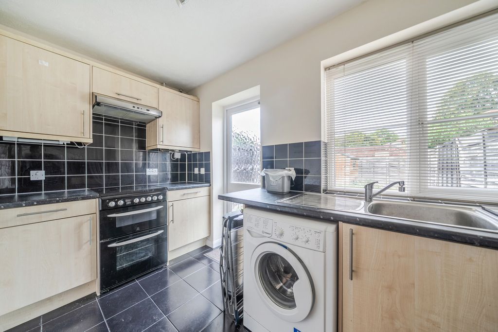 Property photo 3 of 14 1522469-6-6Aa7E2A...