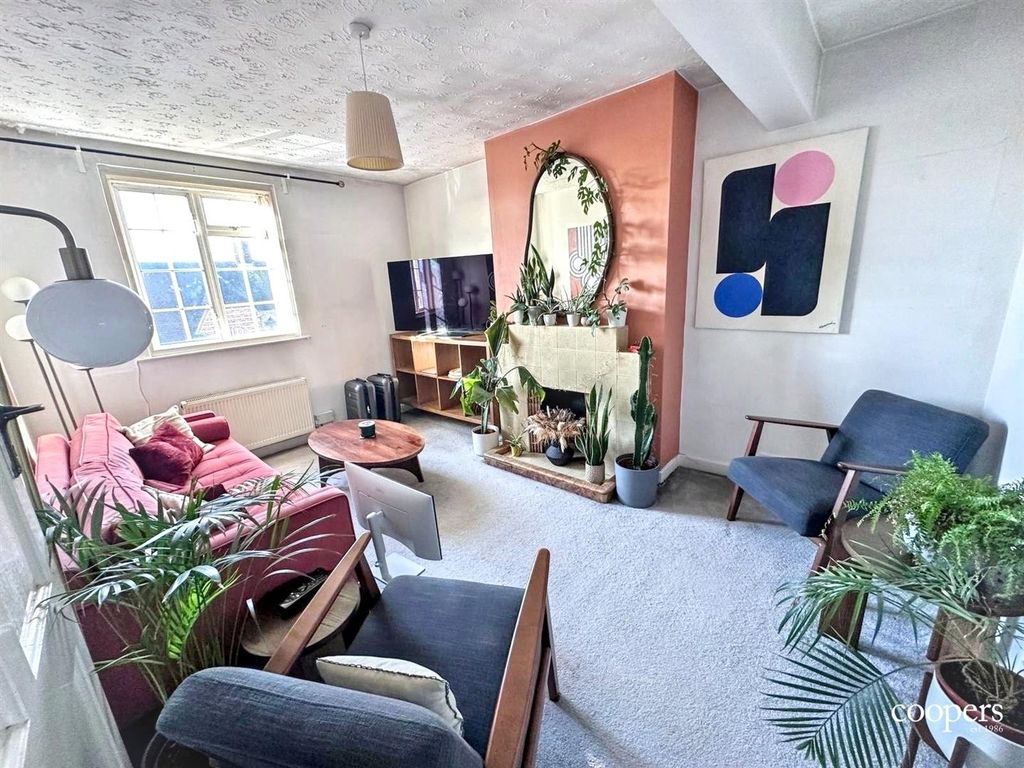 Property photo 2 of 5 d943404E2Be44c7Aab1cc04Ab149ee6d (1).Jpg