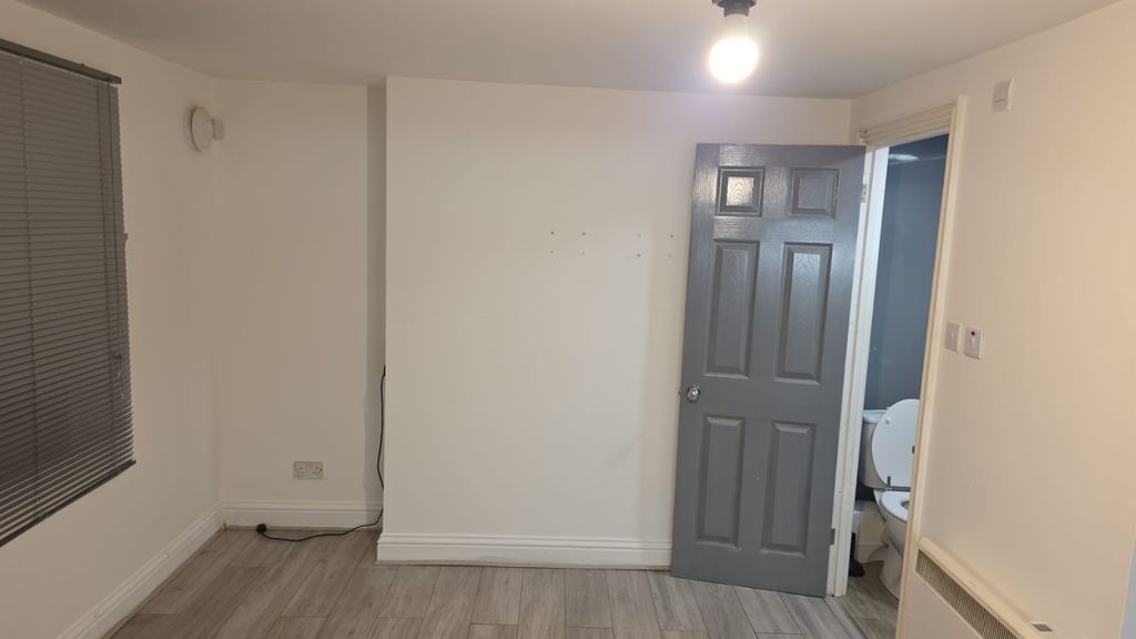 Property photo 3 of 10 Photo 1