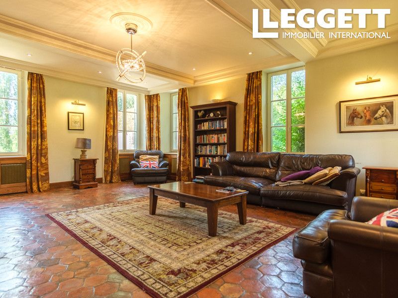 Property photo 3 of 10