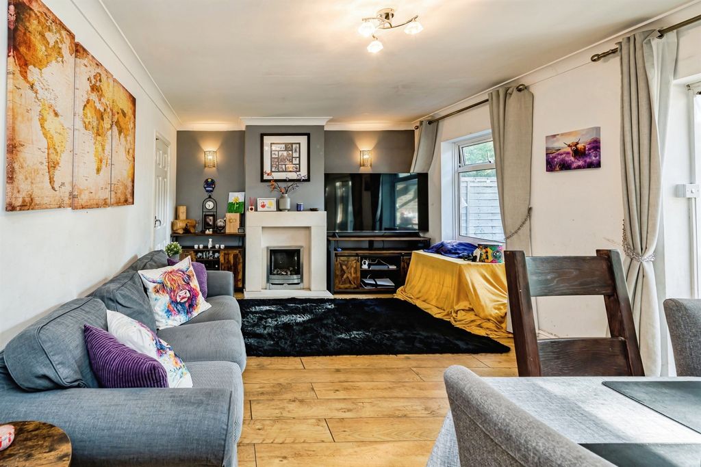 Property photo 2 of 13