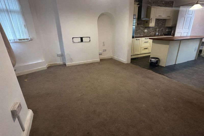 Property photo 3 of 10 Photo 12