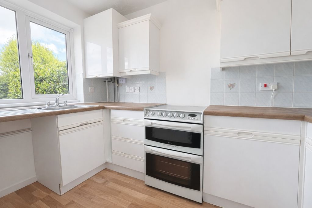 Property photo 3 of 7 Photo 7