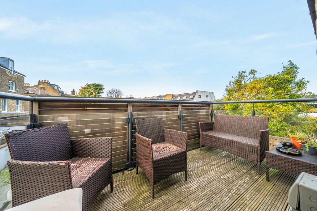 Property photo 3 of 10 Picture No. 05