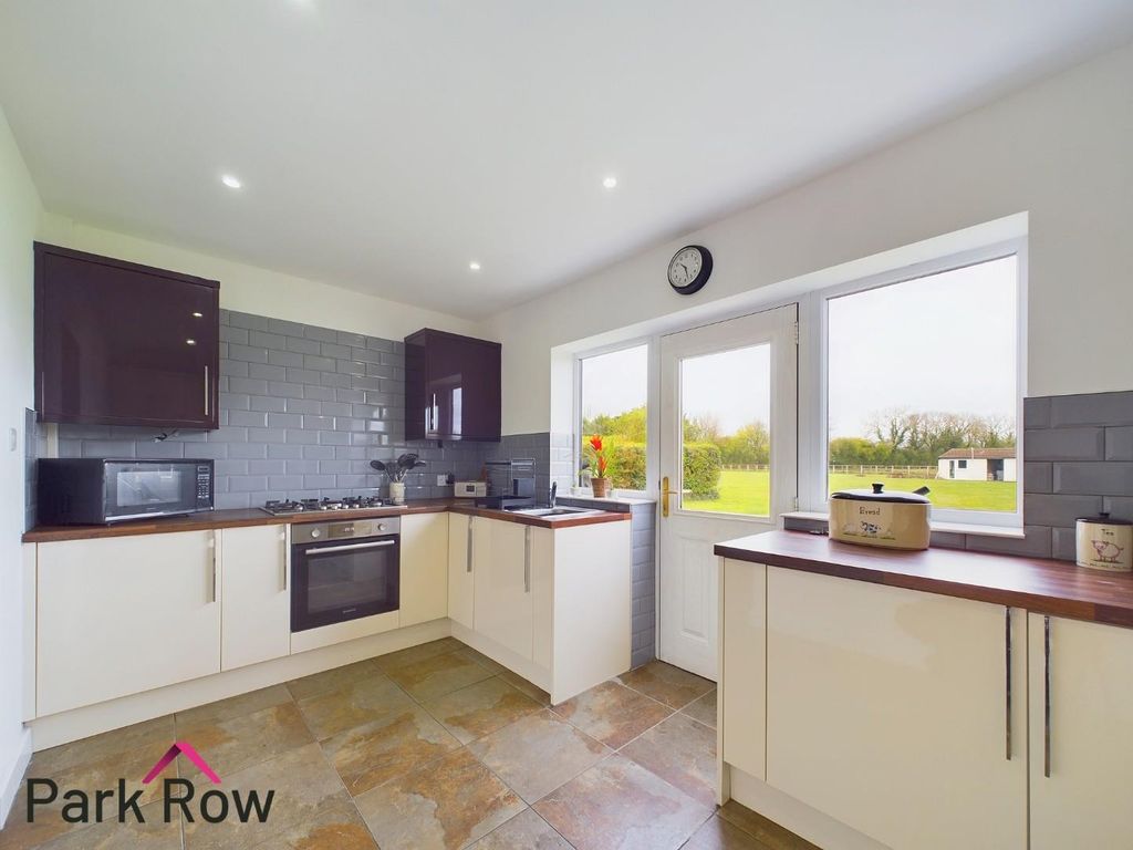 Property photo 2 of 16 Kitchen