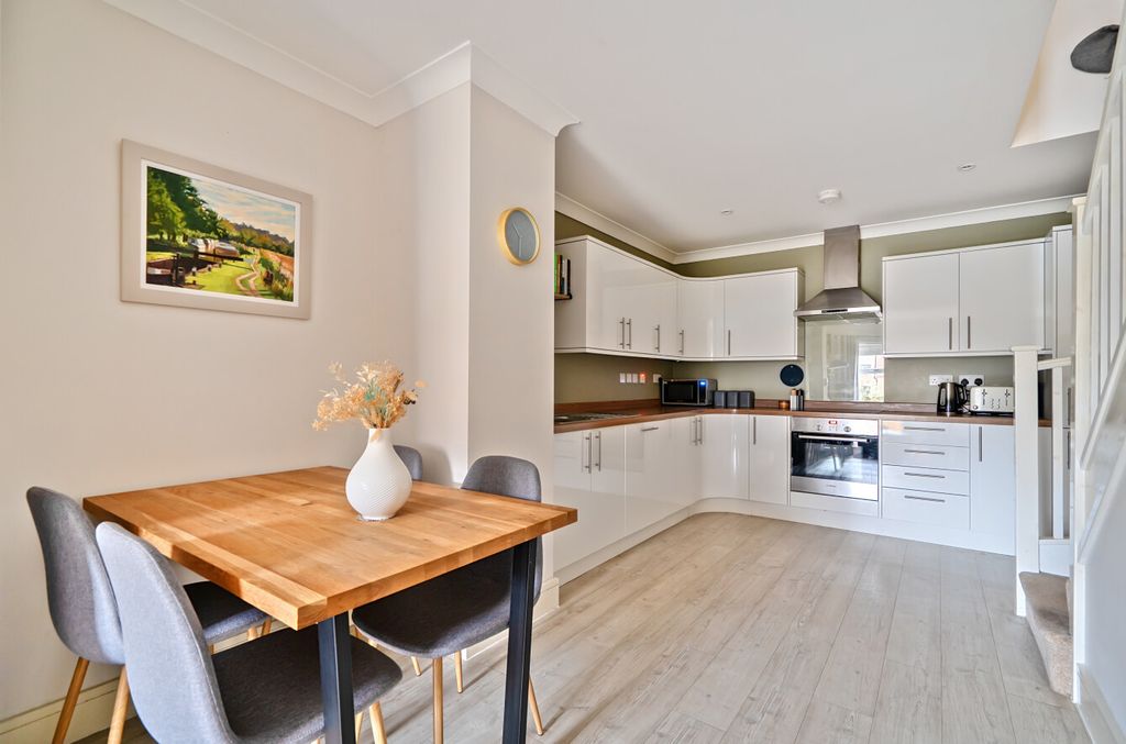 Property photo 3 of 19 1406289-10-6981d2...