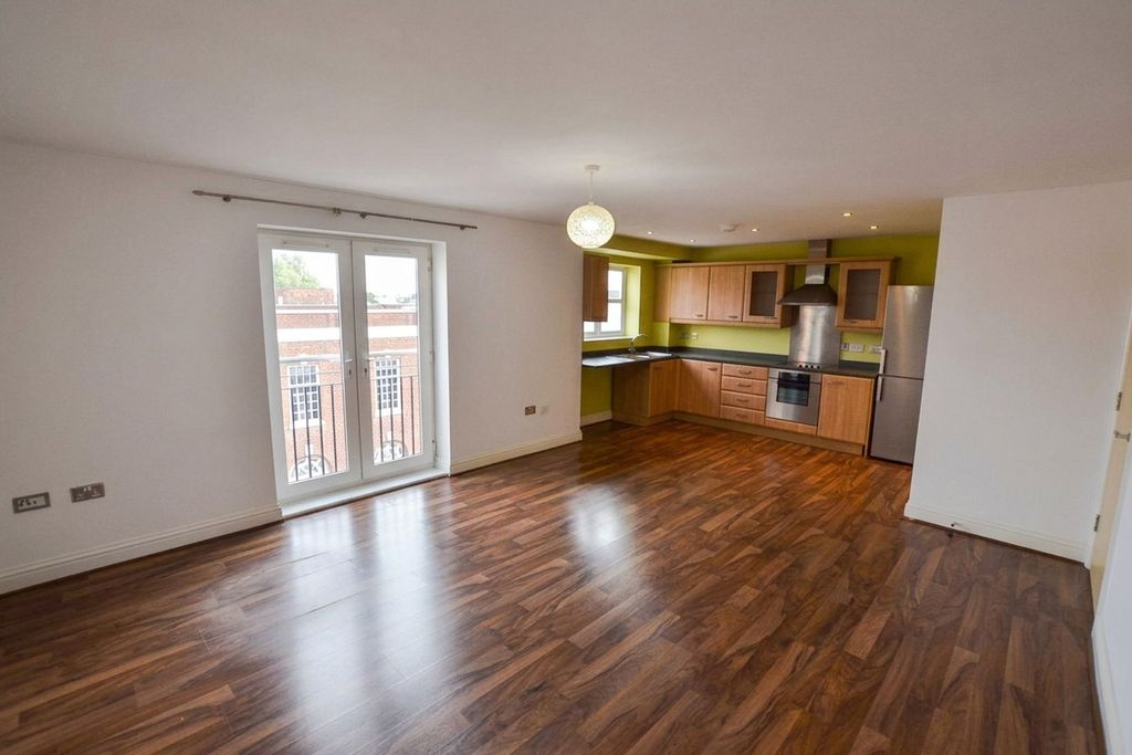 Property photo 2 of 14