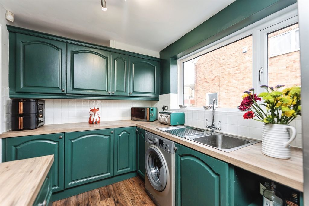 Property photo 3 of 13