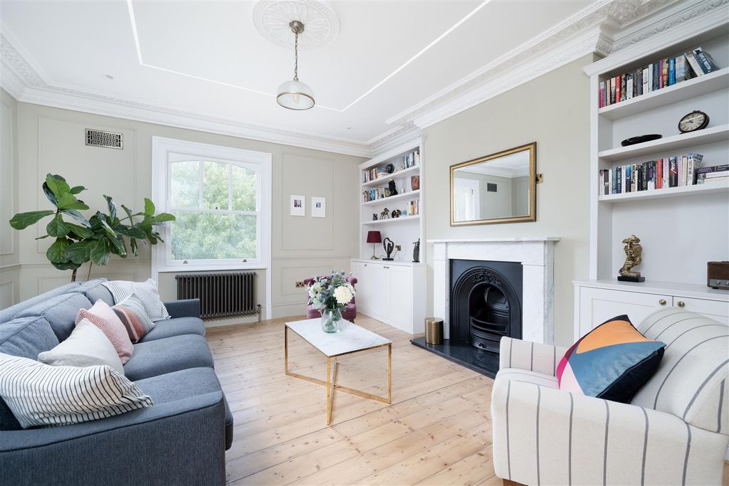 Property photo 2 of 12 Hammersmith Grove