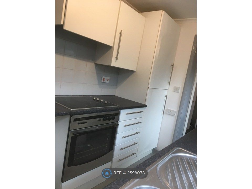 Property photo 1 of 12 Kitchen